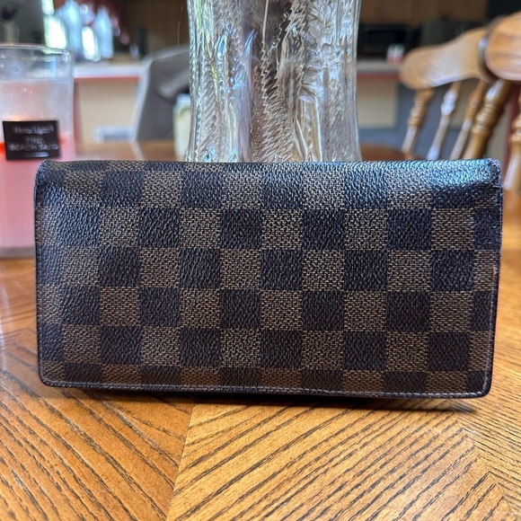 Authentic Louis Vuitton Damier checkbook holder - Picture 1 of 7